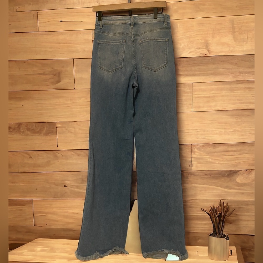 Flying Monkey Jeans High Rise Flare with Front Yolk Detail. Size 27x33. - Picture 4 of 8